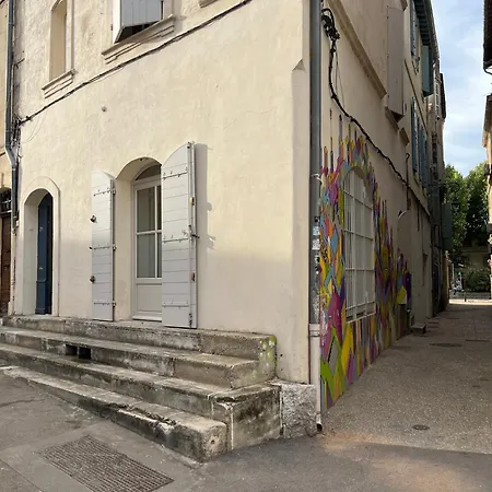 Le Petit D'arles Apartment